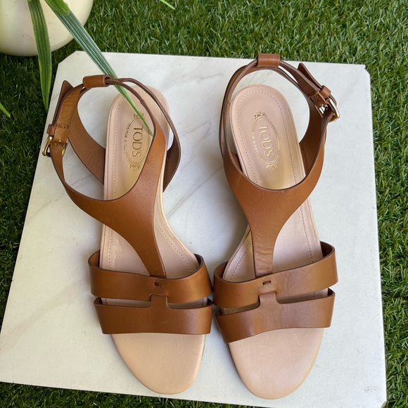 TOD'S
Cognac Leather T-Strap Wedge Sandal, 35mm size 36.5 US 6.5 $645 like new - Picture 2 of 15